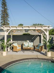 Coastal Lagoon - Pool Heating - Games - Air Hockey