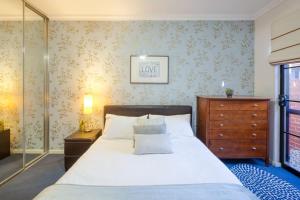 Windows on Wellington