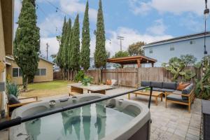 Surfers Dreams - 5min Drive to Beach with PoolTable