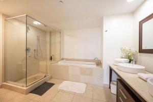 Icon Brickell 2BR Poolside Paradise in the Sky