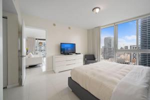 Icon Brickell 2BR Poolside Paradise in the Sky