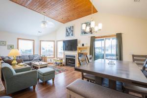Walk to Beach Pool and Spa Rec Room June Weeks Open