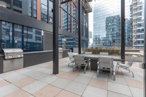 Modern Apt with Water Views