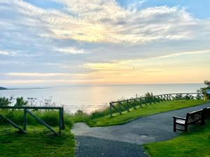 Tidesreach Filey, sleeps 13, close to beach