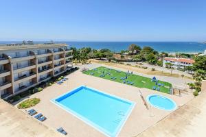 Beachfront flat, private parking, pools, sea at less than 200 m