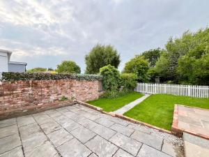 Cosy Bungalow & Peaceful Garden