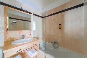 Hotels Hotel Les Marechaux : photos des chambres
