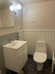 Cozy home near ski centre and golf course, room upstairs