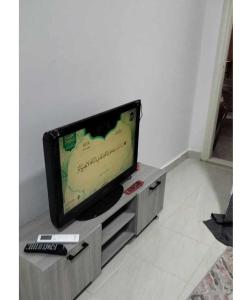 شاليه 3 غرف مفروش عالبسين يرى البحر من جميع الغرف بقرية نزهة بيتش راس سدر