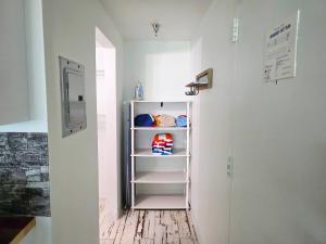 Fabulous Oceanfront Studio wkitchen, tiki bar