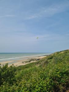 Campings Mobil-home Vue mer Piscine - Camping La Falaise Equihen-Plage - La Coquille d-Opale : photos des chambres