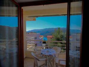 App with AC, pets friendly,389