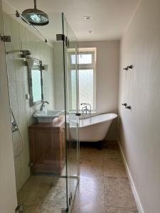 Apartment near the central beach