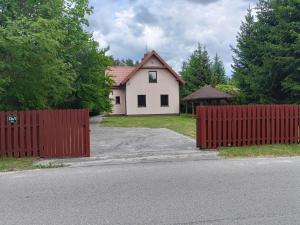 Mazury, Domek pod Lasem