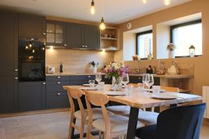 Maisons de vacances L-Ecurie - Nature et SPA prive : photos des chambres