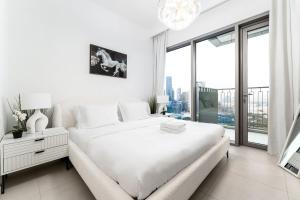 Stunning Corner 2 Bedroom in Downtown Views II