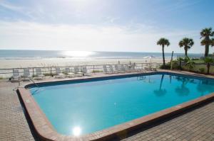 Daytona Beach Oceanview Studio wkitchenette, pool