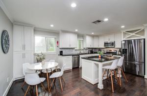 Gorgeous and Cozy Houston home w a private Pool