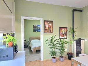 Lura 3 Floral Apartment