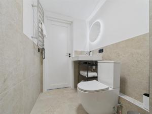 Airy Loft Nestled in Old Town