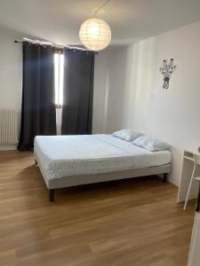 Appartements Le Repaire Urbain - 8 voyageurs : photos des chambres