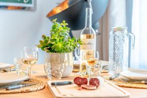 Superbe appartement neuf, climatisé centre village