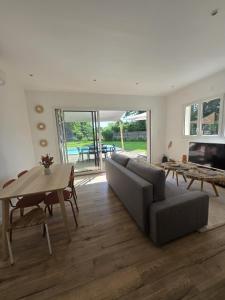 Appartement privatif 6 personnes dans villa piscine climatisé