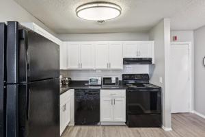 Avery Apartments A4 I Spacious 1 Bed 1 Bath