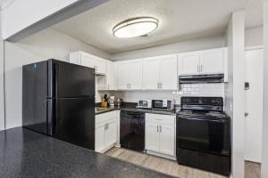 Avery Apartments A4 I Spacious 1 Bed 1 Bath