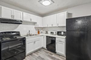 Avery Apartments D4 I Spacious 2 Bed 1 Bath