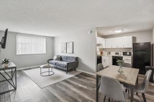 Avery Apartments D4 I Spacious 2 Bed 1 Bath