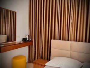 Dine Hotel
