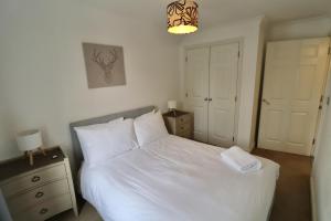 Ascot Four Bedroom House With Garden