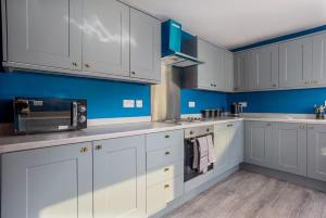 Room 2, 23 Deganwy Avenue