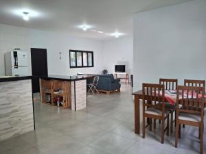 Casa aconchegante 300mts da praia