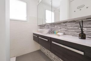 Apartment with garden near the beach