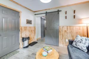 35 Mi to Omni Homestead Slopes Cabin Hideaway