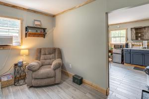 35 Mi to Omni Homestead Slopes Cabin Hideaway