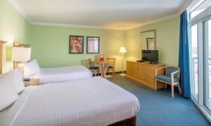Partial Ocean View Queen Room room in Paradise Resort