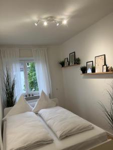 ZORO - 4 Zimmer- Küche - Balkon