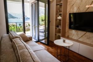 VistaPool Residence Kotor