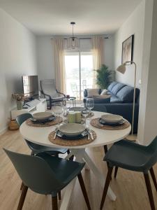 Apartamento Avigar con vistas a la montaña y piscina