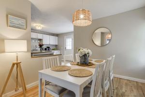 Walk to Downtown Wakefield Haven Near Beaches