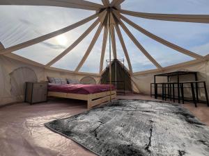 Anos Kempingas, Troškūnai