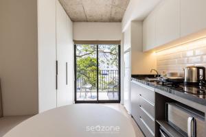 Estúdio confortável em CuritibaPR EBI0303