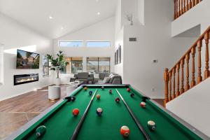 Serenity Splash Upscale Stay Pool Game Lounge