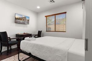 Serenity Splash Upscale Stay Pool Game Lounge