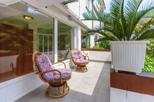 Three-Bedroom Apartment with Sea View room in Apartments Harmonija