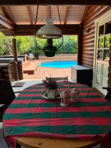 Cozy cottage with heated pool