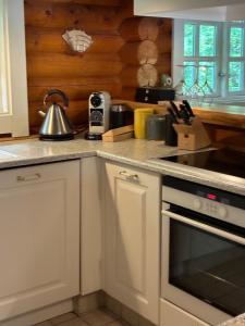 Cozy cottage with heated pool